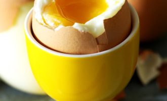 Сколько варятся яйца всмятку после закипания