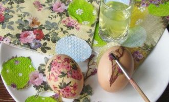 Декупаж пасхальных яиц салфетками своими руками