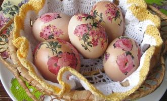 Декупаж пасхальных яиц салфетками своими руками