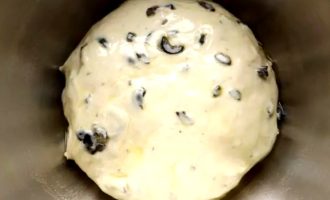 Рецепт домашнего хлеба с маслинами