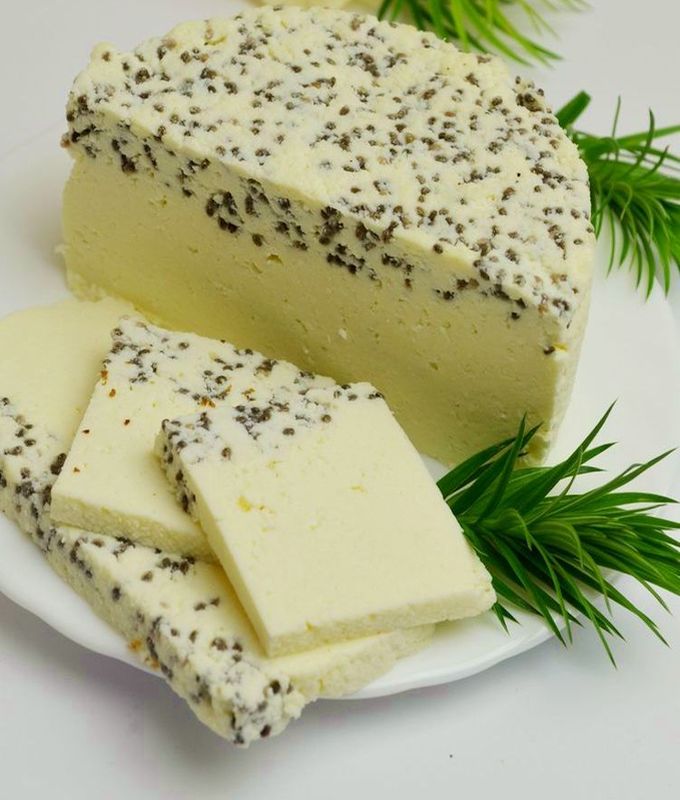 Домашний сыр из молока, сметаны и чиа