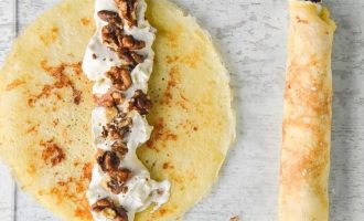 Приготовьте сладкую начинку для блинчиков с грецкими орехами