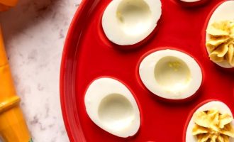 Как приготовить фаршированные яйца с хреном