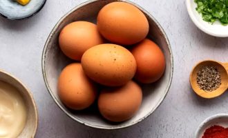 Фаршированные яйца с пряностями - ингредиенты