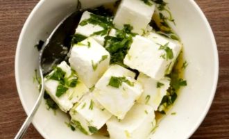 Греческий салат на шпажках - рецепт