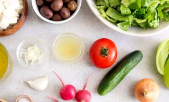 Греческий салат с редисом - ингредиенты