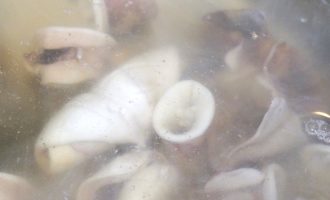 Как варить кальмары в салат