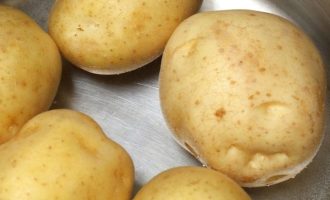 Как сварить картошку в кастрюле