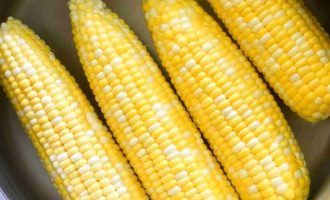 Как сварить кукурузу в кастрюле