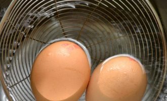 Как сварить яйца вкрутую