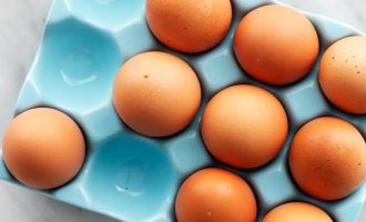 Как варить куриные яйца всмятку