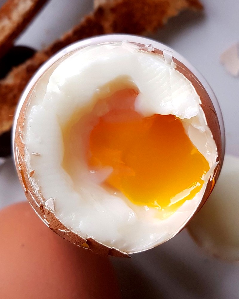Как варить яйца всмятку - пошагово