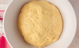 Дайте тесту отдохнуть, пока оно не увеличится в объеме вдвое, на что может уйти до 2 часов