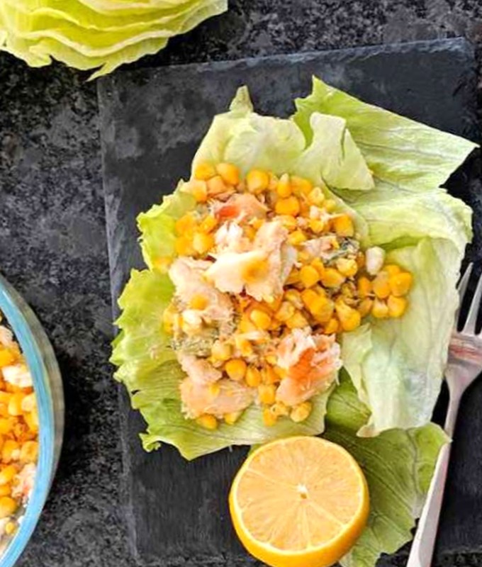 Крабовый салат с кукурузой - пошагово