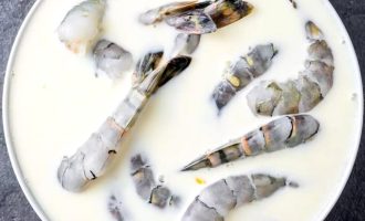 Креветки в кукурузной панировке - рецепт