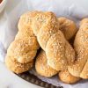 Кулуракья — греческое масляное печенье с кунжутом