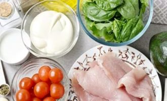 Ингредиенты для куриного салата со сливочной заправкой