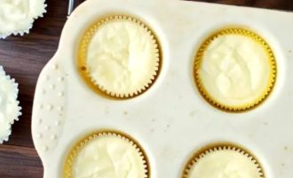 Рецепт мини чизкейков с яблоком и карамелью