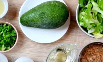Начинка для лаваша с авокадо и тунцом