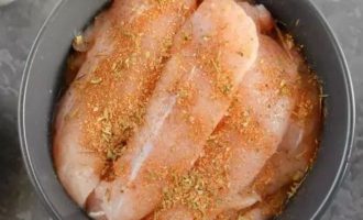 Паста с куриным филе и сладким перцем
