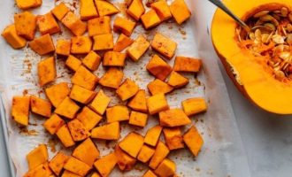 Паста с соусом песто, печеной тыквой и медом