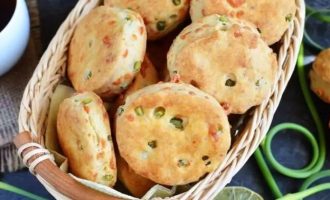 Печенье с чесноком и сыром