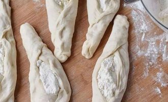 Пирожки с рикоттой и черникой