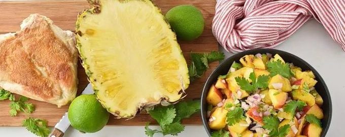 Салат из ананаса и персика