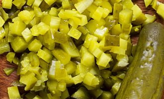 Салат из крабовых палочек - пошаговый рецепт
