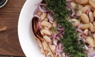 Салат из тунца и фасоли - приготовление
