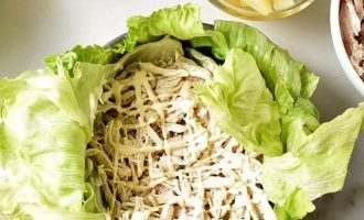 Салат курятина с ананасом - рецепт