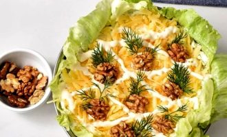 Как приготовить салат из курятины и ананасов