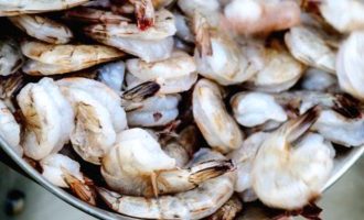Сколько минут варить креветки замороженные