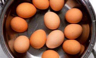 Сколько минут нужно варить яйца вкрутую