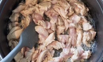 Рецепт тушёной капусты с курятиной и рисом