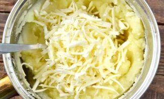 Готовим вареники с картошкой и сыром
