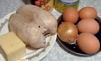 Подготовить все основные и вспомогательные продукты для приготовления салата 