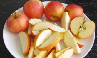 Яблочное варенье дольками с кизилом