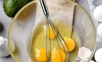 Яйца с беконом и авокадо - ингредиенты