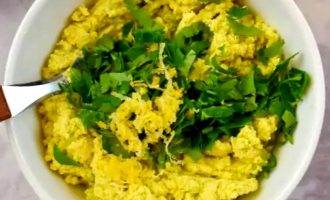 Яйца фаршированные авокадо с беконом - пошаговый рецепт